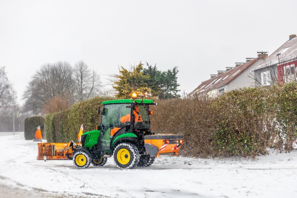 snow removal services in Orono, ME